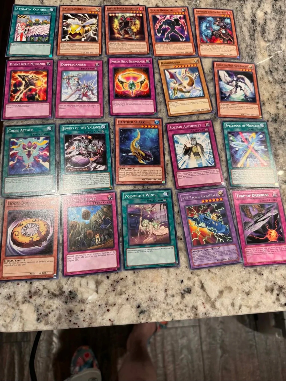Yu-Gi-Oh! 160 Card Lot - Mixed Colors YGO2-9